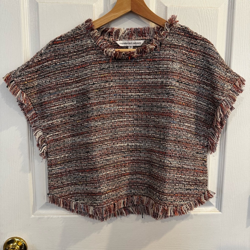 Cupcakes & Cashmere XS Textured Fringe Tweed Cropped Top Fits Oversized